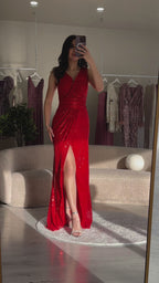 Kadın Kırmızı  Kruvaze Yaka Payet Tasarım Sıfır Kol Yırtmaçlı Balık Abiye Elbise