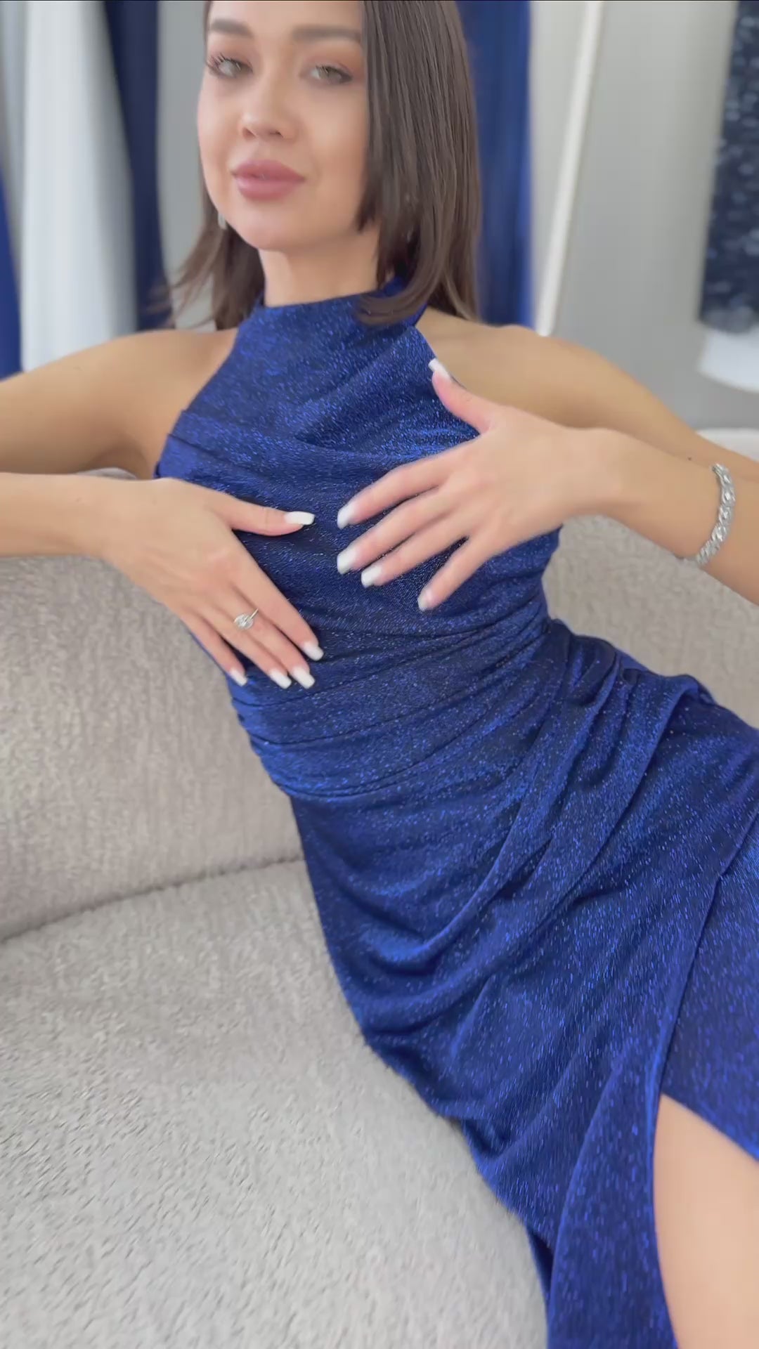 Lacivert Halter Yaka Simli Drapeli Yırtmaçlı Abiye Elbise