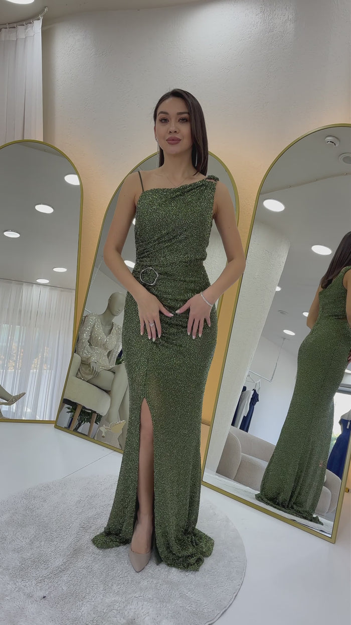  Tek Omuz Aksesuar Detaylı Yırtmaçlı Pu