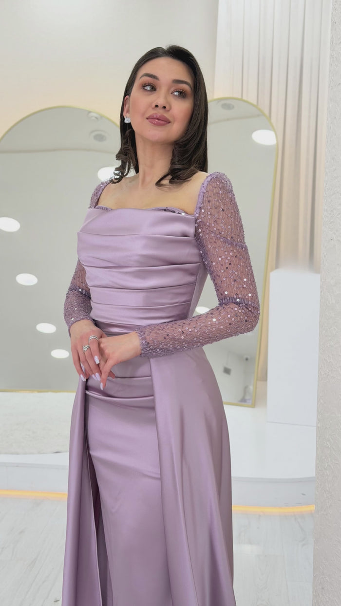 Lila Payet İşlemeli Uzun Kol Kare Yaka Saten Kuyruklu Abiye Elbise