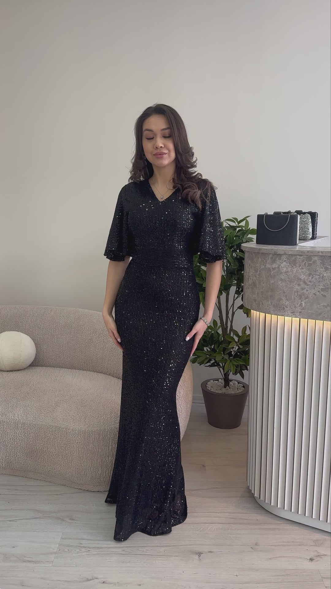 Kadın Siyah Volan Kol Pul Payet Balık Abiye Elbise