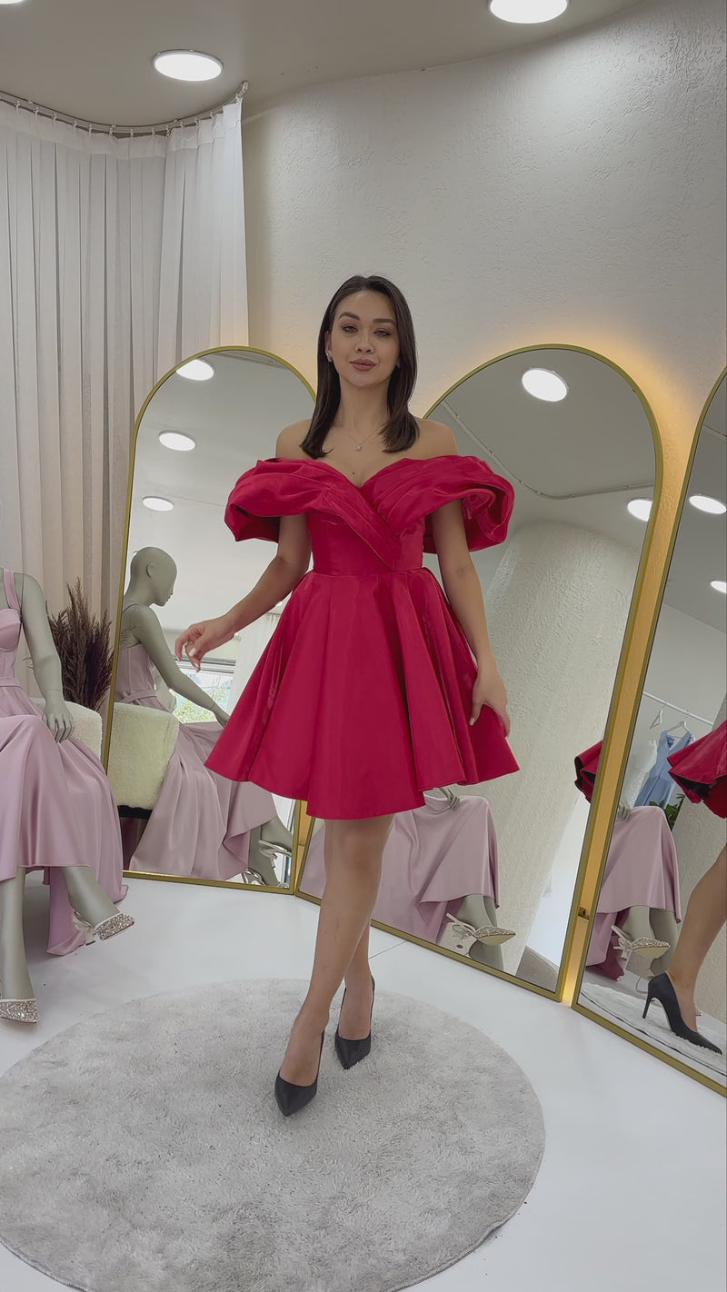 Omuz Detay Tasarım Mini Kloş