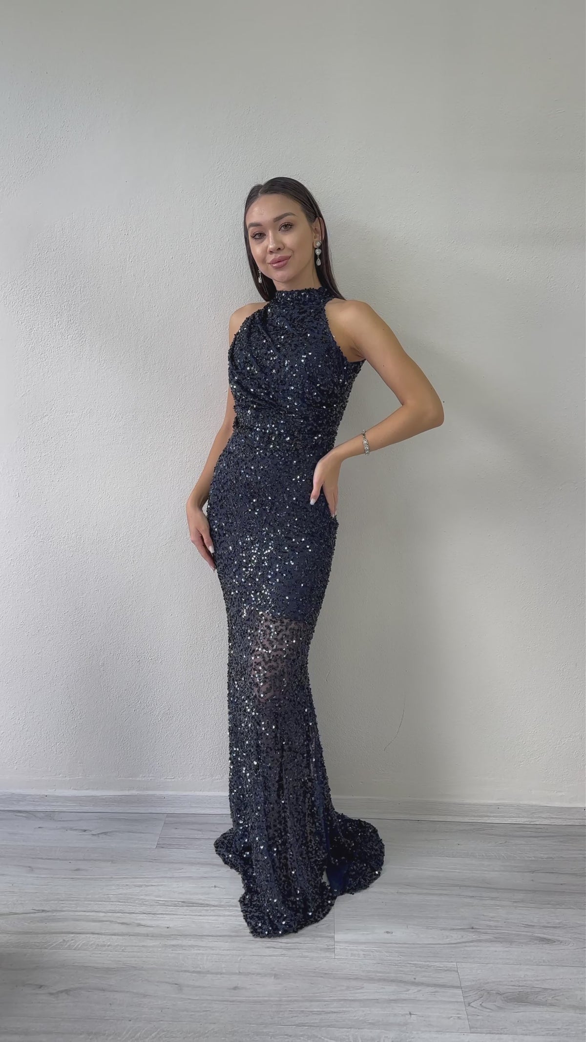 Halter Yaka Pul Payet Kuyruklu Abiye Elbise