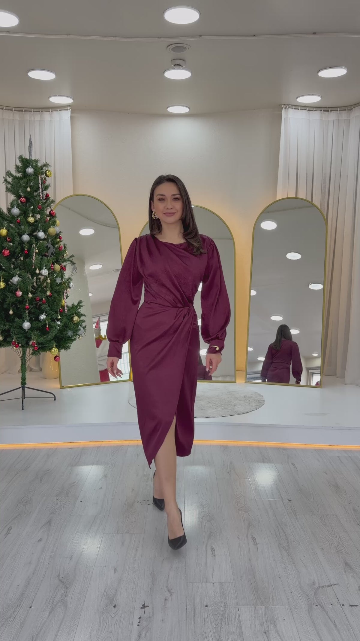 Saten Drape Detaylı Yırtmaçlı Abiye Elbise