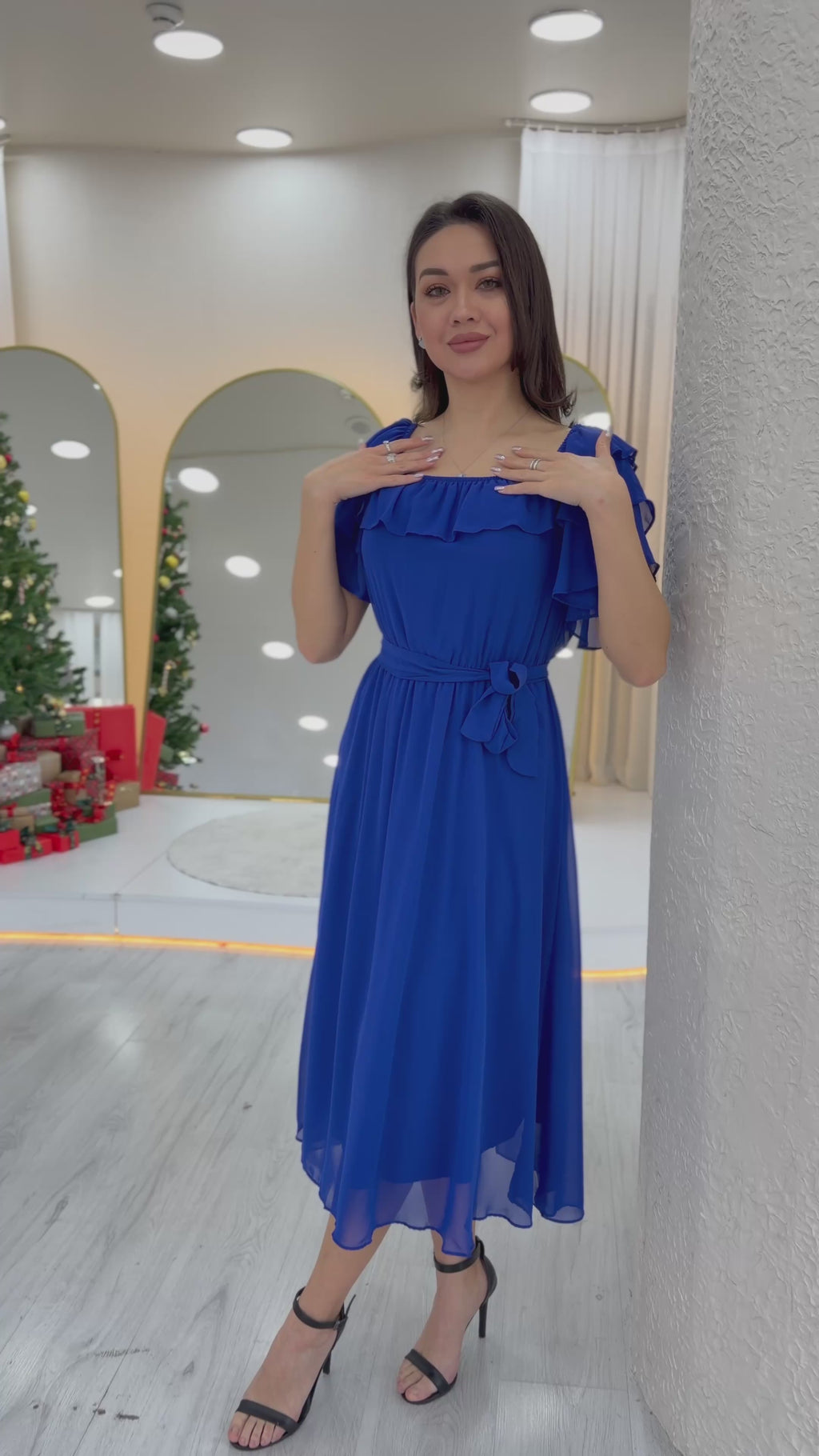 Saks Mavi Volanlı Madonna Yaka Büyük Beden Şifon Elbise