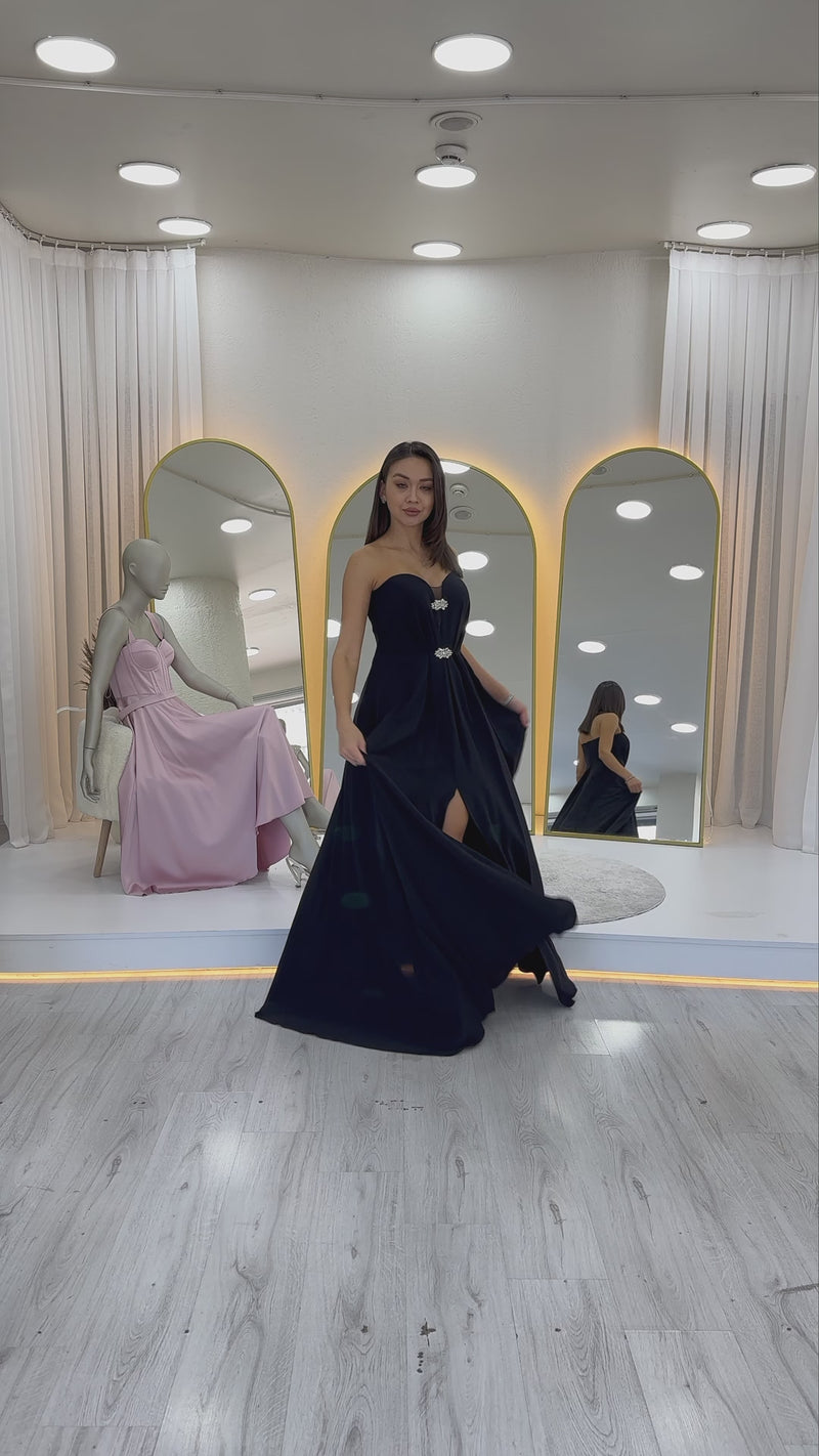 Straplez Taş Detay Yırtmaçlı 