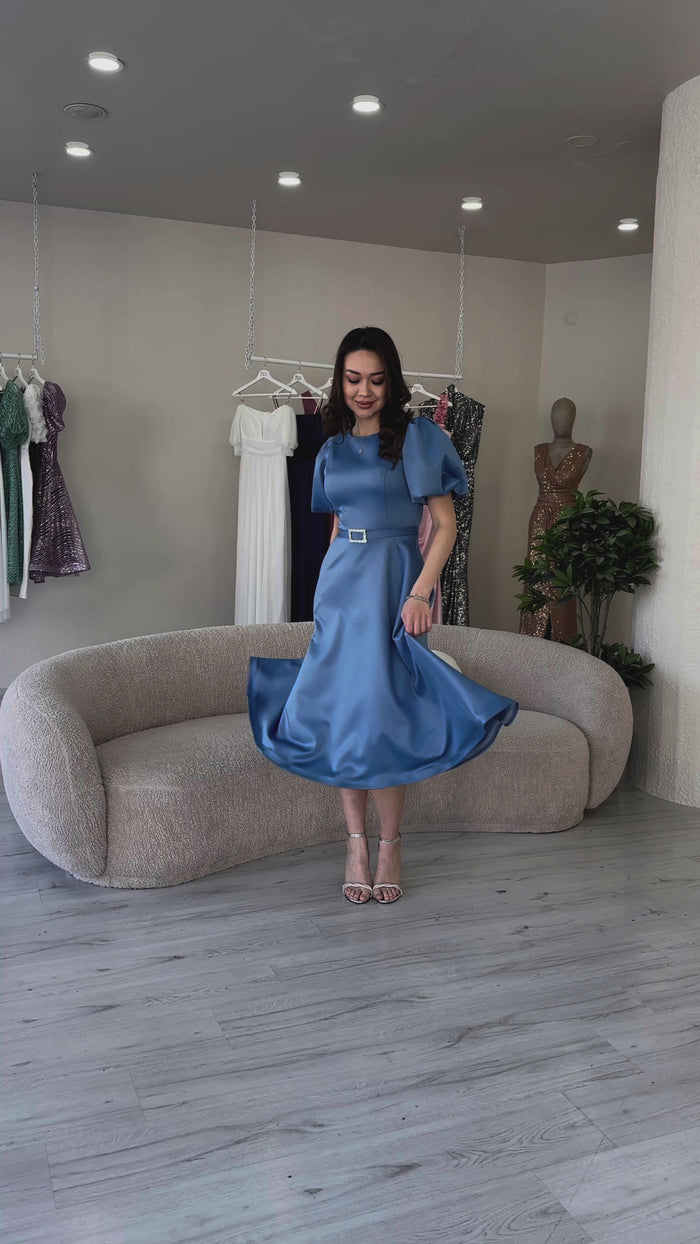 İndigo Balon Kol Taş Kemerli Midi Boy Saten Abiye Elbise