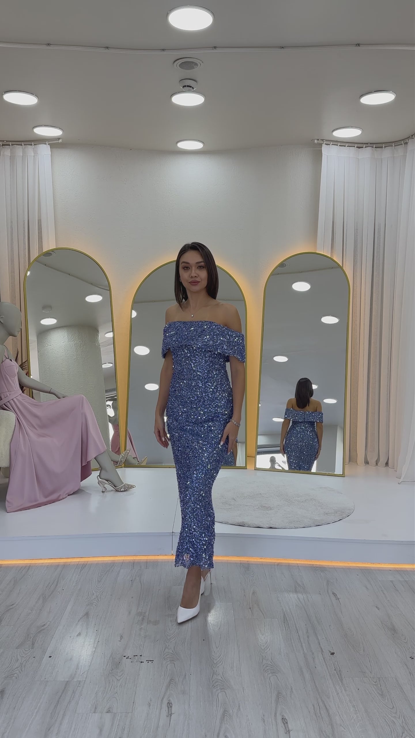 Kadın Bebe Mavi  Madonna Yaka Pul İşlemeli Kalem Midi Boy Abiye Elbise