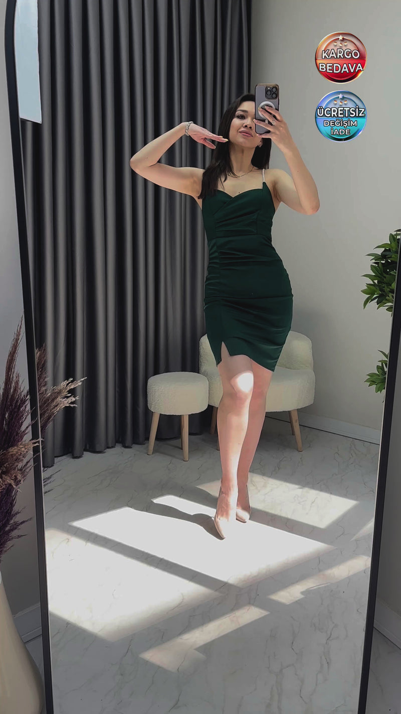 Yeşil Taş Askı Yırtmaçlı Krep Mini Elbise