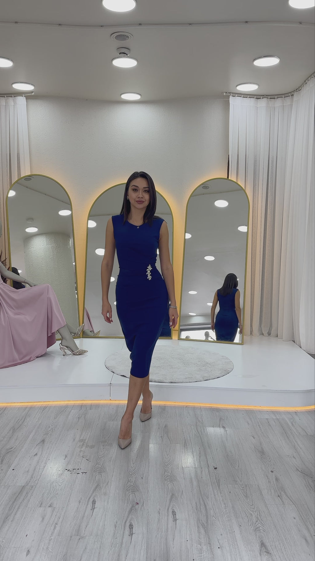 Drapeli Broş Detaylı Midi Boy Büy