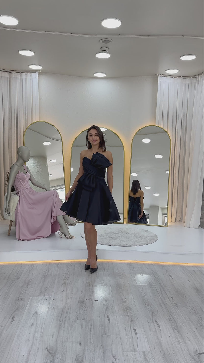 Siyah Fiyonklu Straplez Mini Kloş Abiye Elbise