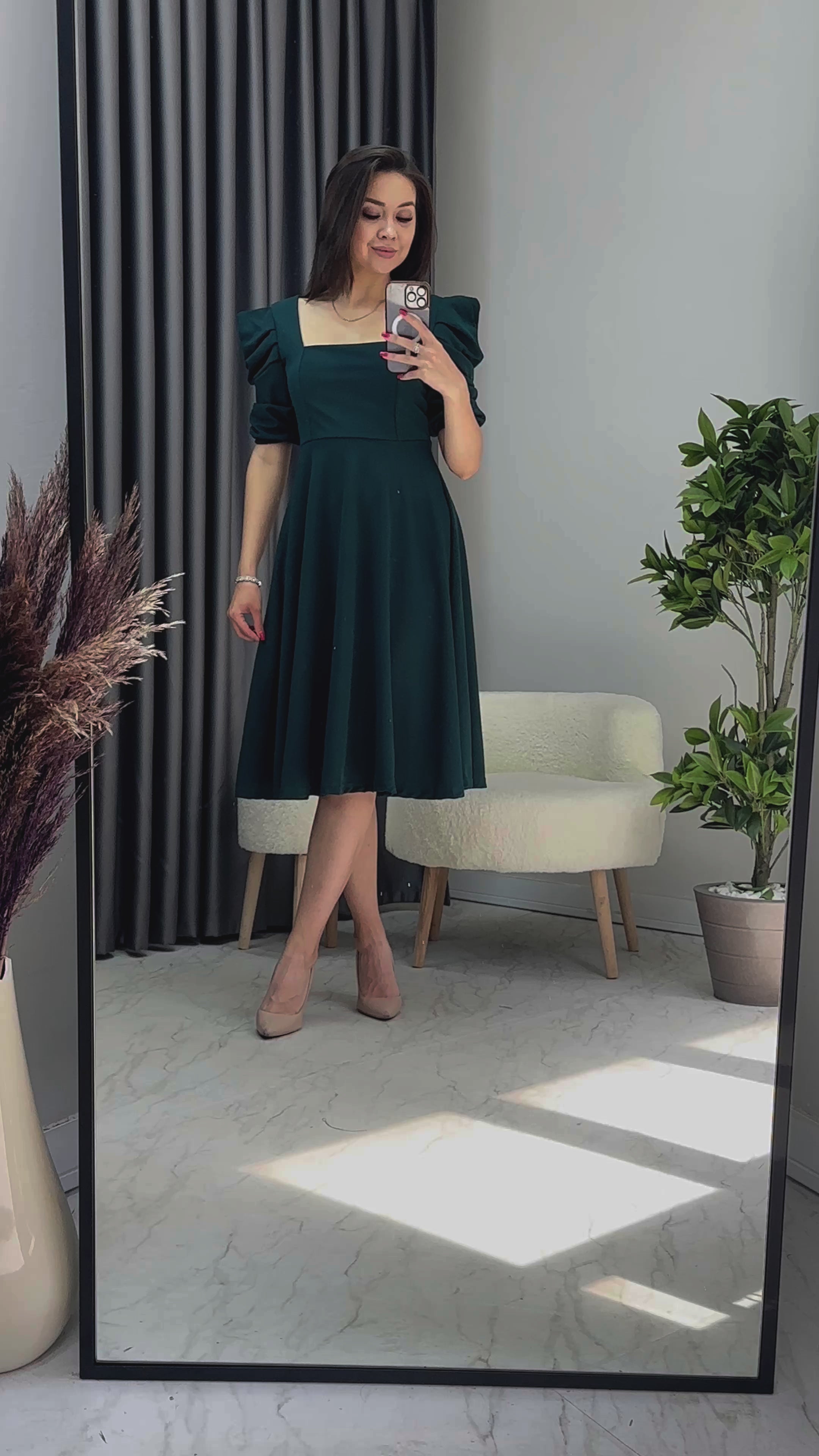 Kadın Zümrüt Yeşili Kare Yaka Volanlı Midi Elbise