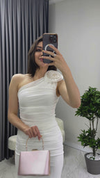 Beyaz Tek Omuz Çiçek Detaylı Tül Kalem Elbise