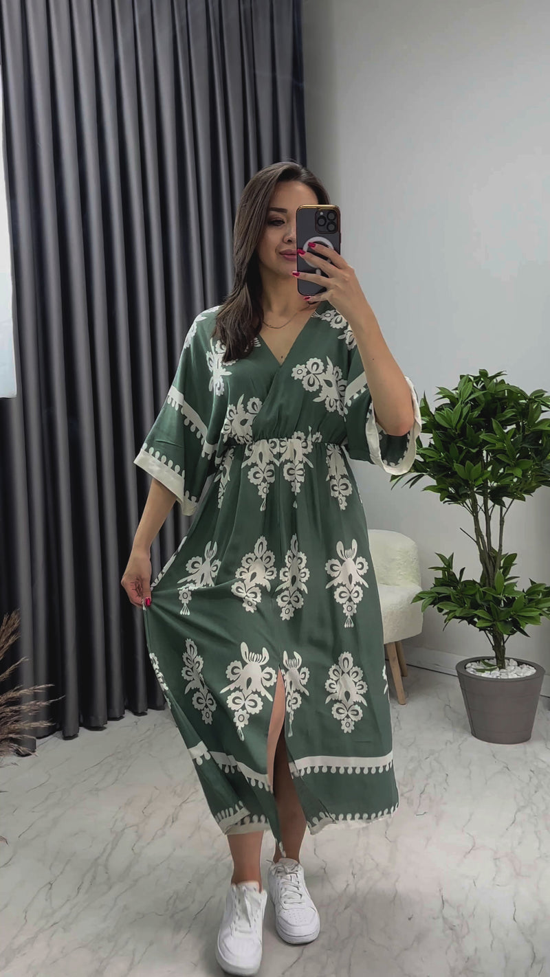 Kadın Yeşil Yırtmaç Detaylı Kruvaze Yaka Uzun Yazlık Elbise