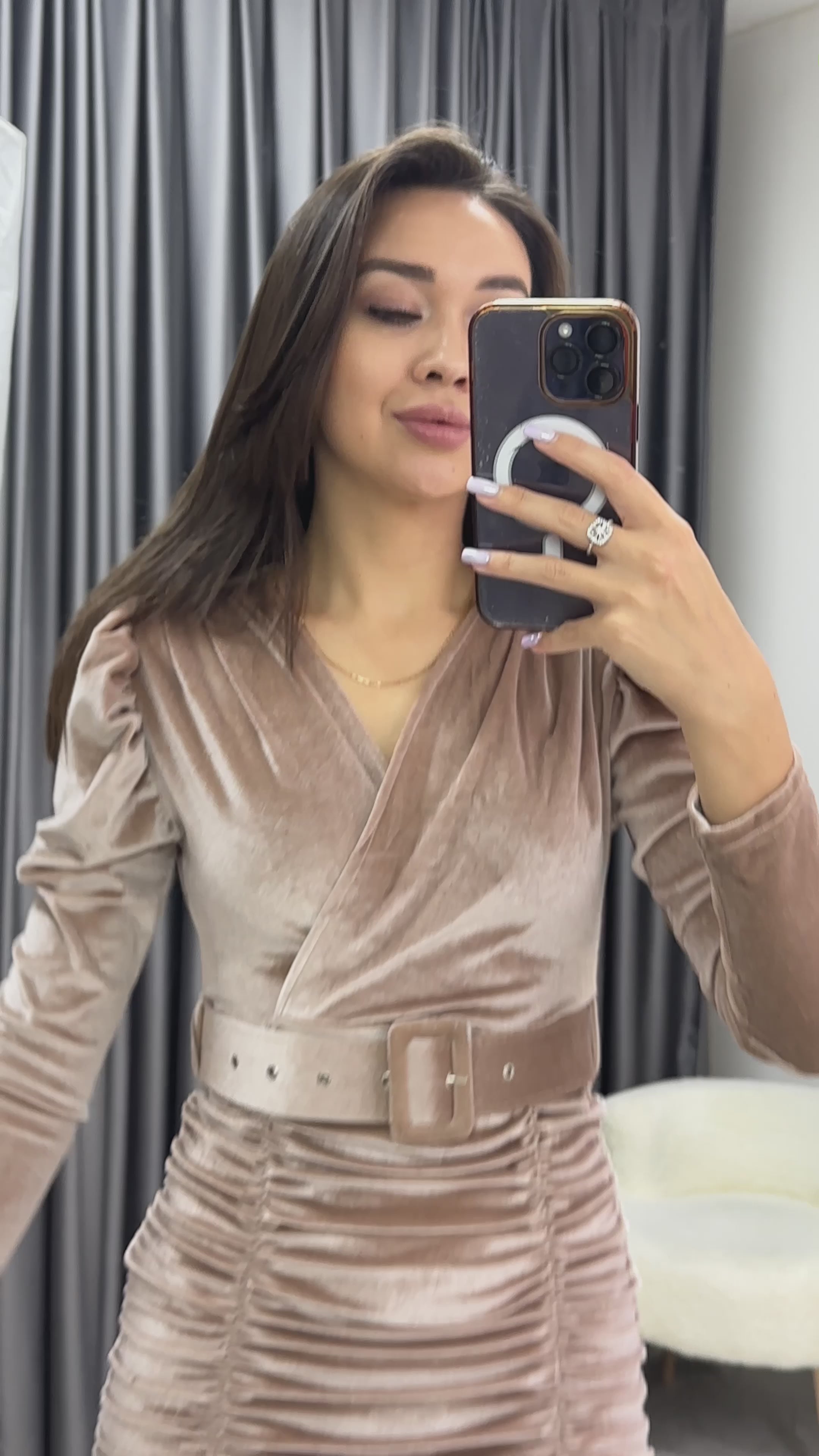 Kadın Bal Köpüğü Drapeli Kruvaze Kemerli Mini Kadife Elbise