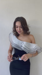 Siyah Tek Omuz Fırfır Şerit Detaylı Midi Boy Kalem Elbise