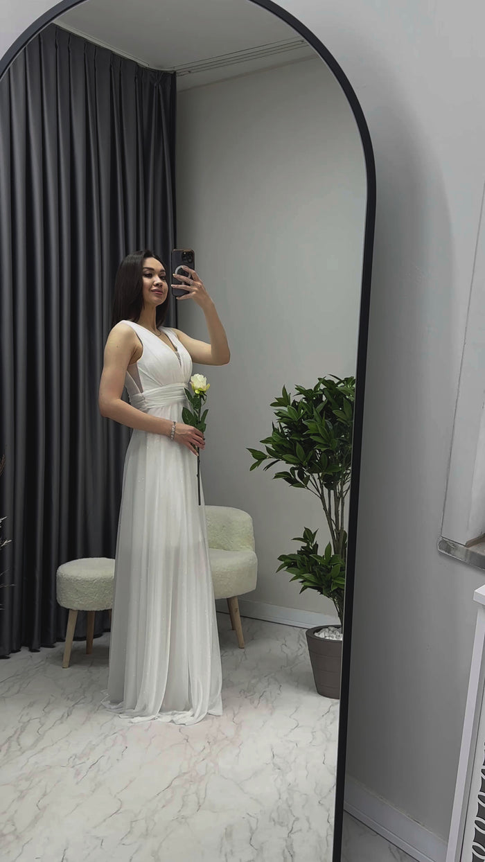 Beyaz Sıfır Kol Transparan Detay Abiye Elbise