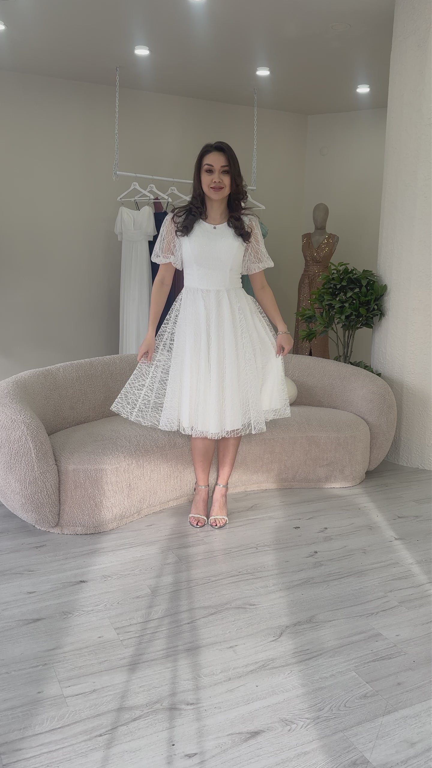 Beyaz Balon Kol Simli Kloş Midi Boy Abiye Elbise