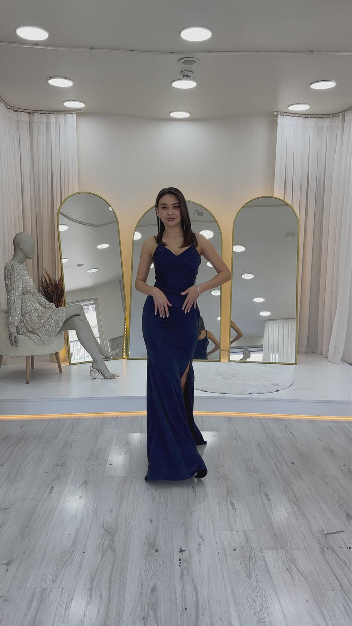 Lacivert Askılı Kruvaze Yaka Drapeli Taş Detaylı Simli Abiye Elbise