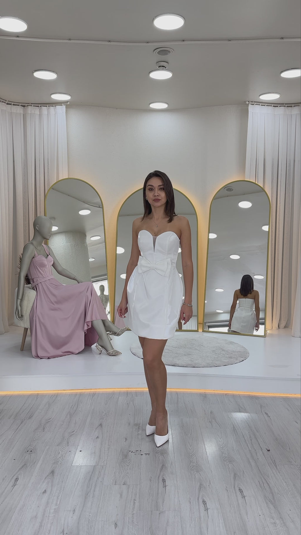 Beyaz Straplez Fiyonk Detay Mini Abiye Elbise