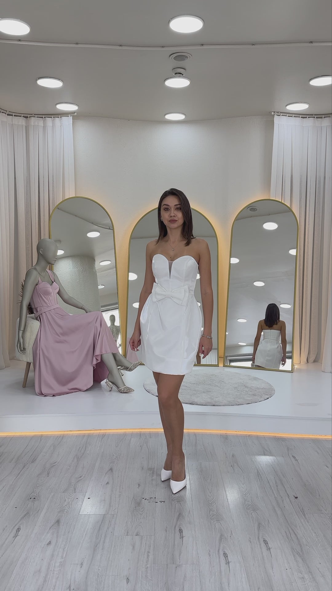 Beyaz Straplez Fiyonk Detay Mini Abiye Elbise