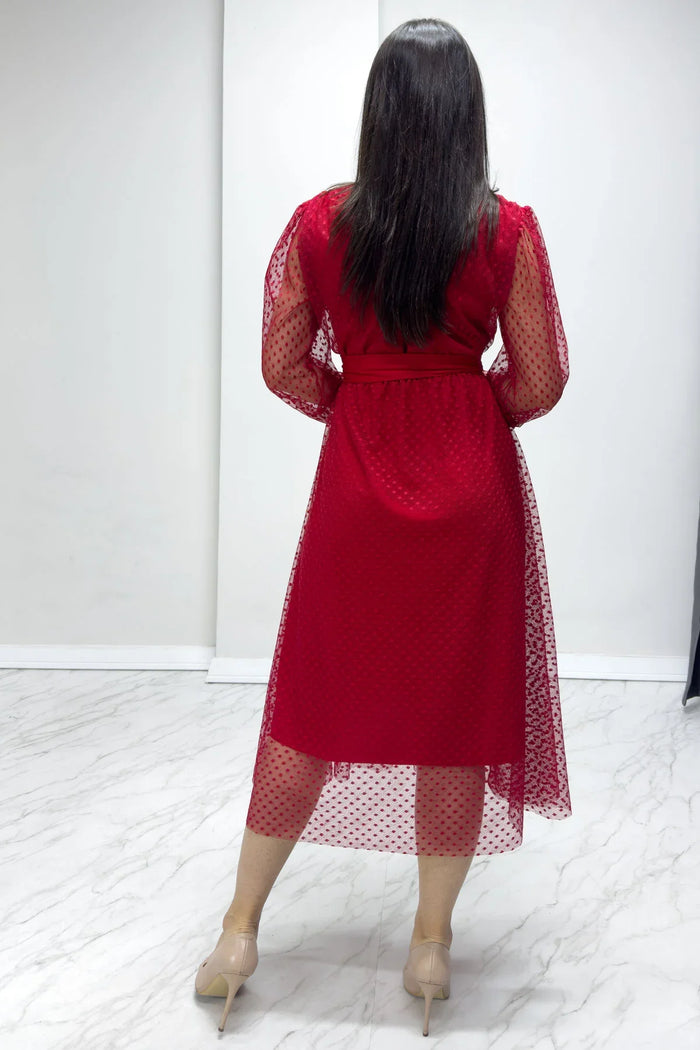 Kırmızı Puantiyeli Kuşaklı V Yaka Kloş Elbise

