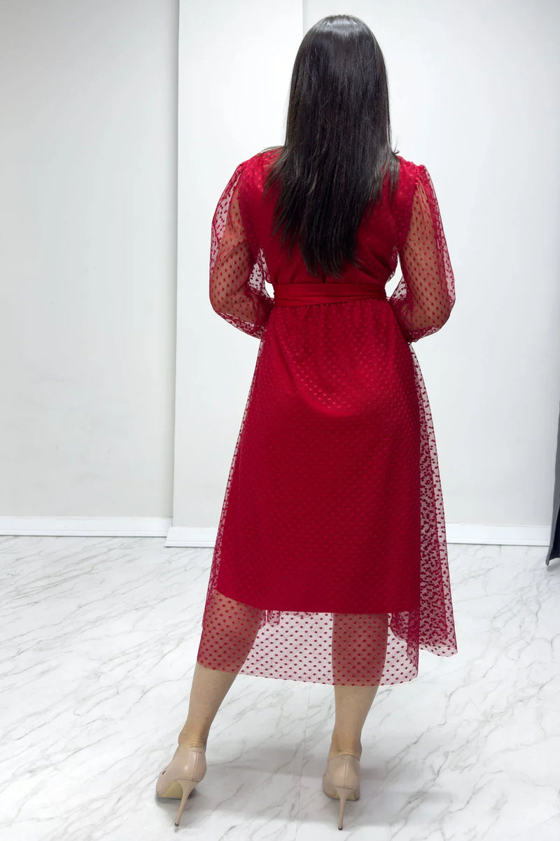 Kırmızı Puantiyeli Kuşaklı V Yaka Kloş Elbise

