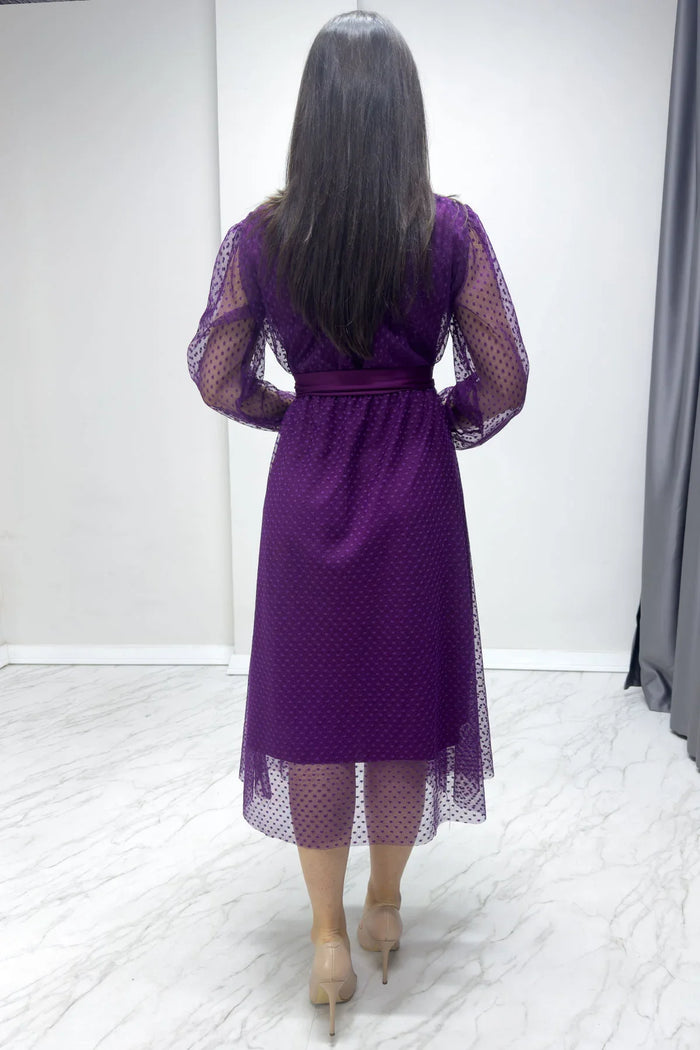 Mor Puantiyeli Kuşaklı V Yaka Kloş Elbise

