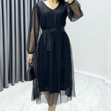 Siyah Puantiyeli Kuşaklı V Yaka Kloş Elbise