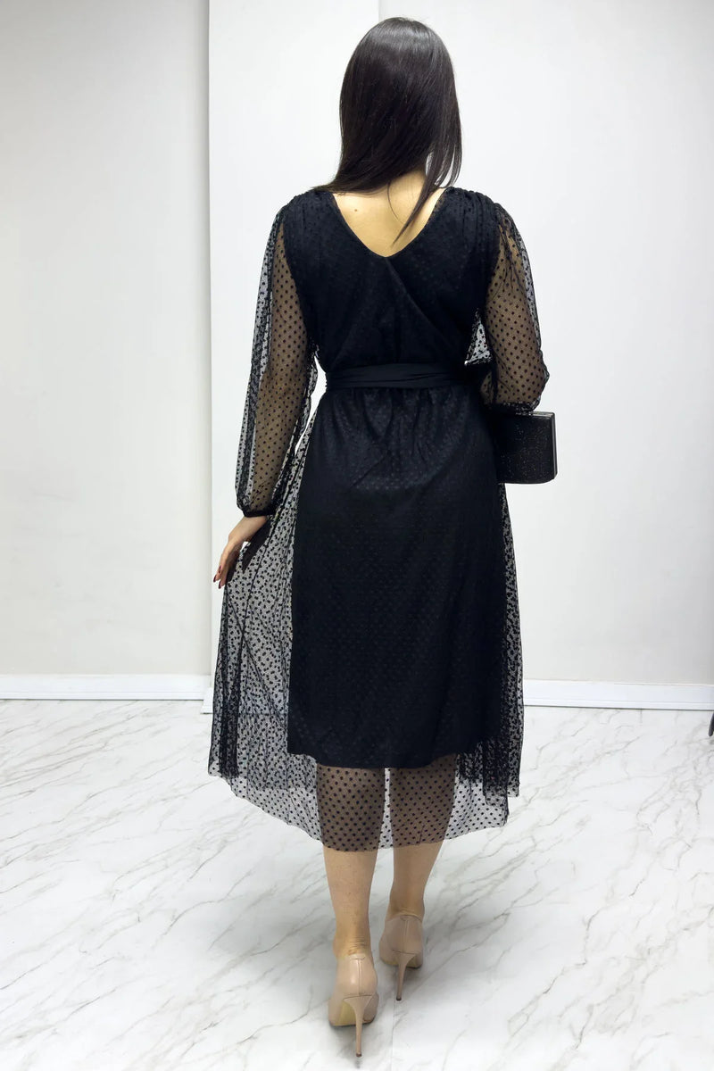 Siyah Puantiyeli Kuşaklı V Yaka Kloş Elbise

