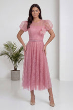 Pudra rengi The ZKS midi abiye elbise, balon kollu, kuşaklı bel ve dantel parlak kumaş