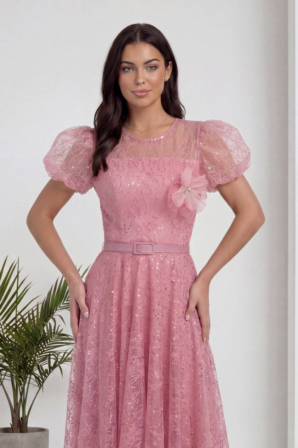 Pudra rengi The ZKS abiye elbise, yuvarlak yaka, balon kollu, belde kuşak detayı