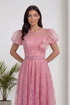 Pudra rengi The ZKS abiye elbise, önü dantel ve parlak detaylı, balon kollu, midi boy