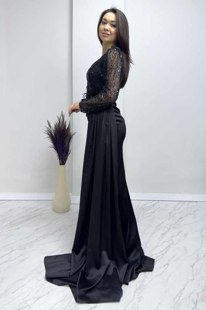 Siyah Saten Kuyruklu Taş Detay Tasarım Abiye