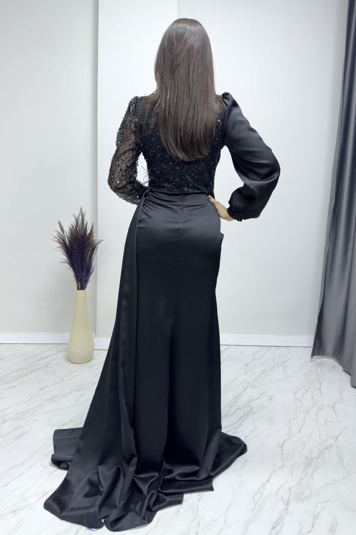 Siyah Saten Kuyruklu Taş Detay Tasarım Abiye