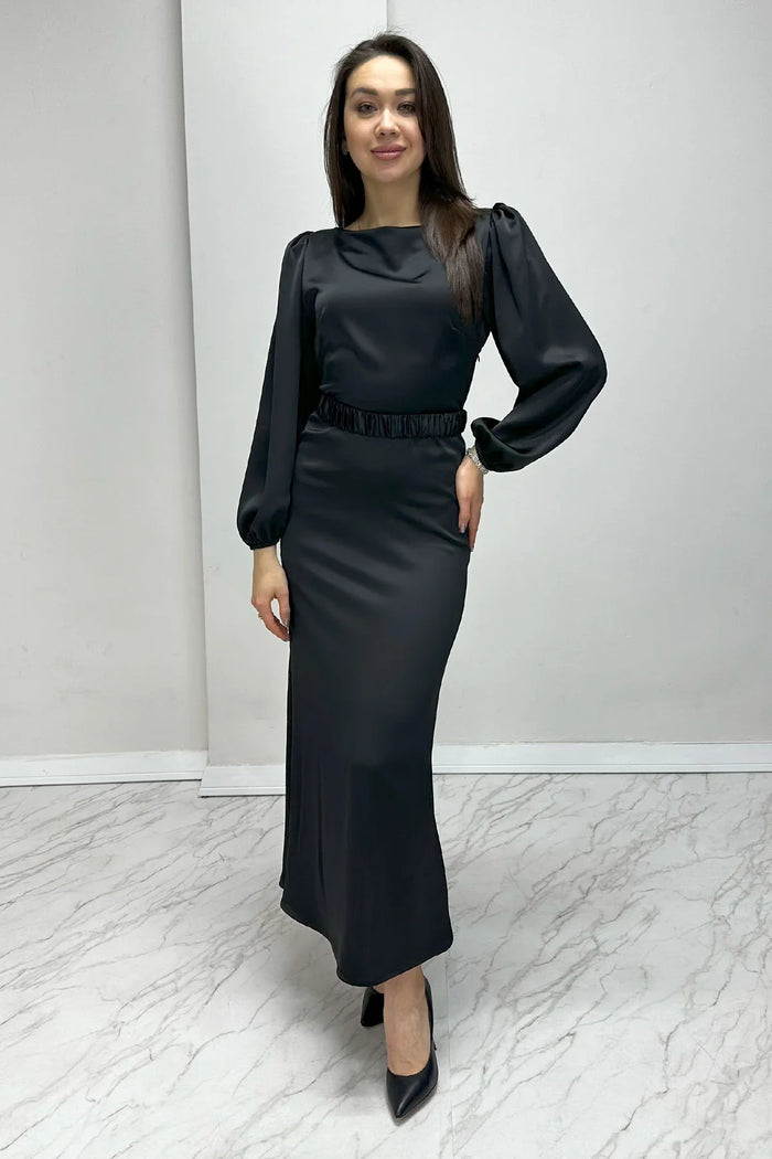 Siyah Kemerli Balon Kol Midi Saten Büyük Beden Abiye Elbise

