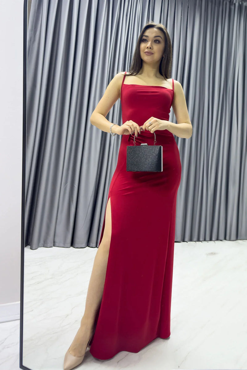 Kırmızı Scuba Yırtmaçlı Askılı Elbise

