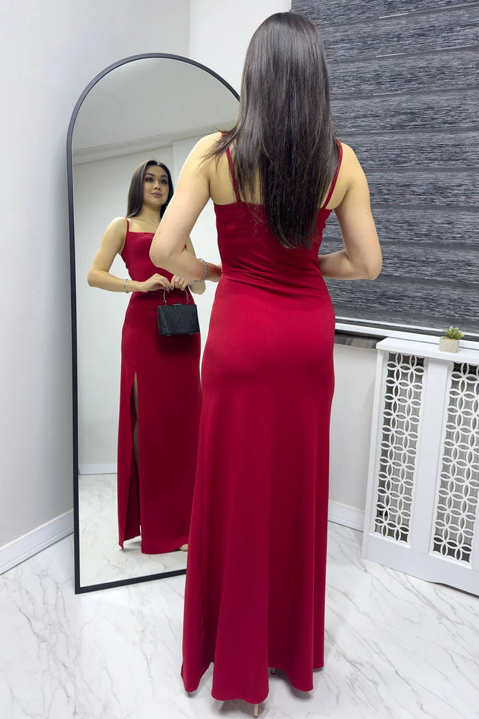 Kırmızı Scuba Yırtmaçlı Askılı Elbise

