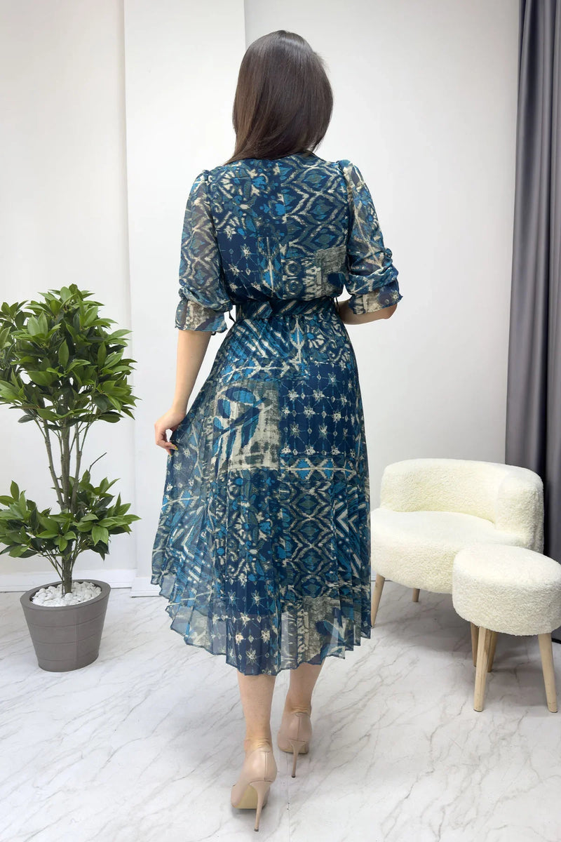 Mavi Desenli Pileli Kısa Kol Taş Kemerli Şifon Elbise