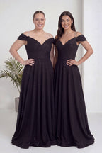 İki farklı model üzerinde The ZKS siyah kruvaze abiye elbiseler, V yaka, omuzları açık