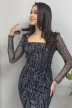 Siyah Kare Yaka Gümüş Simli Uzun Kol Midi Abiye Elbise - the ZKS