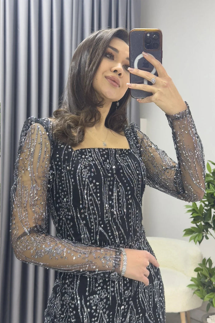 Siyah Kare Yaka Gümüş Simli Uzun Kol Midi Abiye Elbise - the ZKS