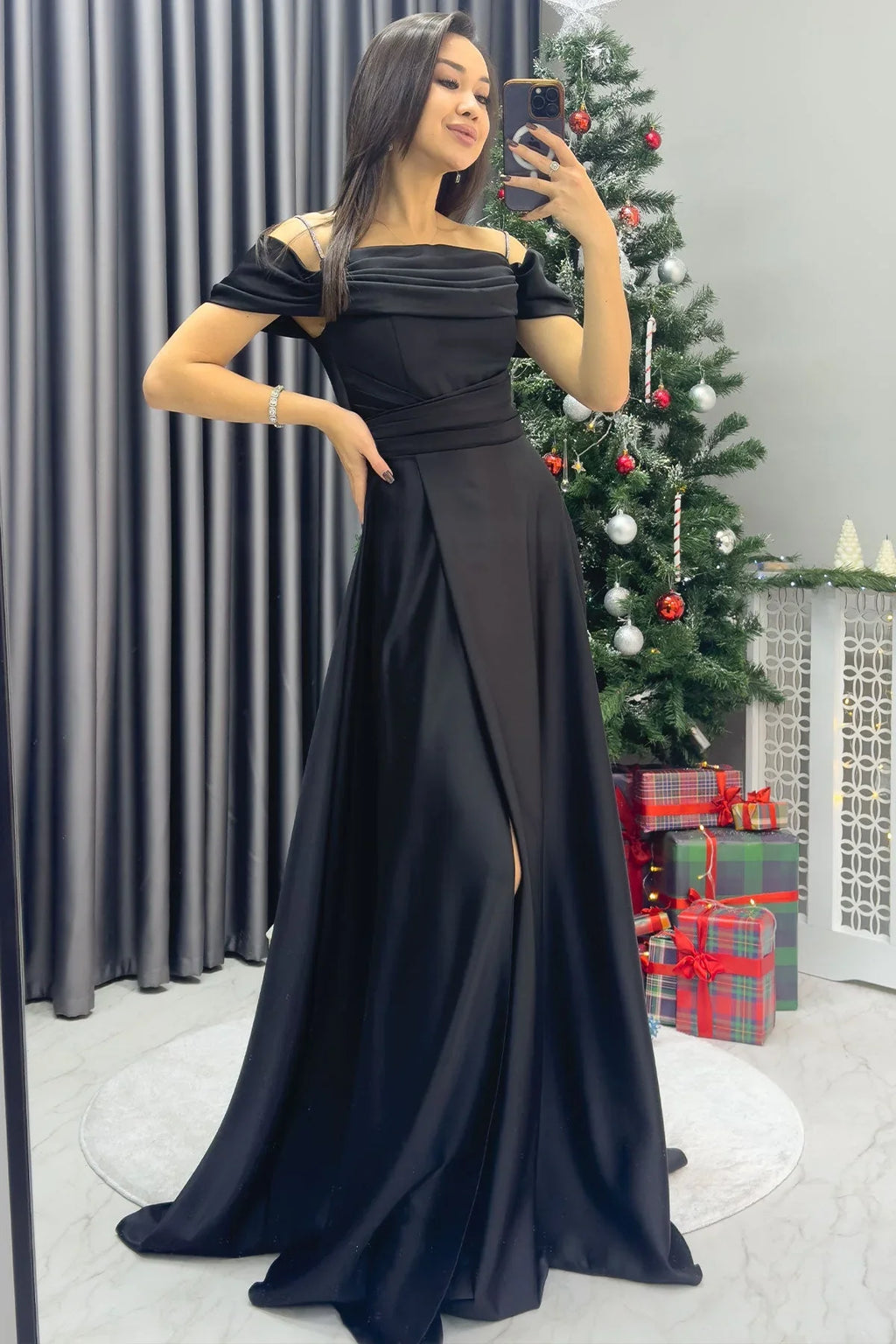 Siyah Taş Askılı Düşük Omuz Saten Yırtmaçlı Abiye Elbise - the ZKS