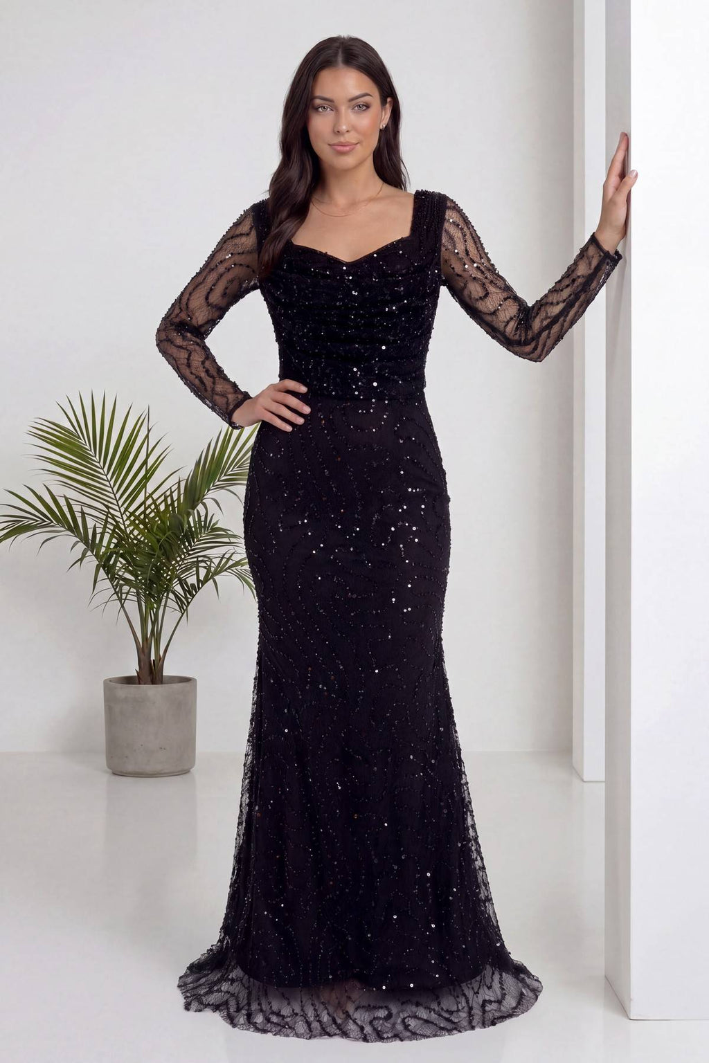 The ZKS siyah boncuk işlemeli degaje yaka uzun kollu abiye elbise ön görünüm