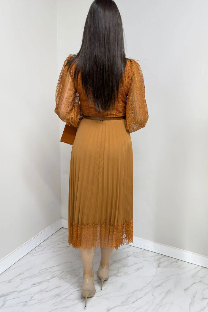 Taba Boyundan Bağlamalı Fransız Güpür Piliseli Abiye Elbise

