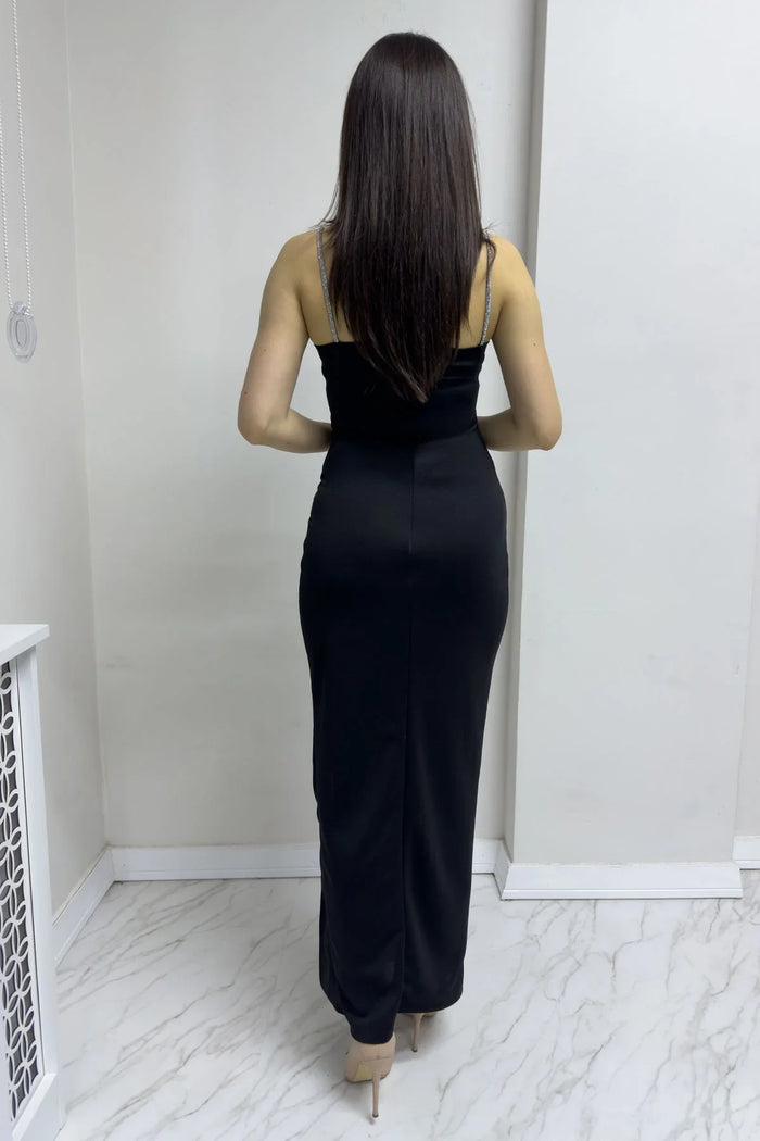 Siyah Taş Askı Yırtmaçlı Krep Elbise

