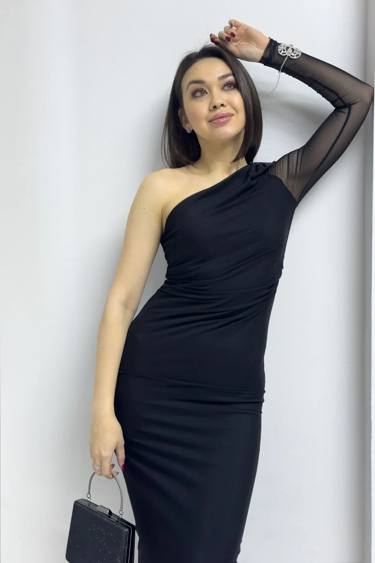 Siyah Tek Kol Likralı Tül Elbise


