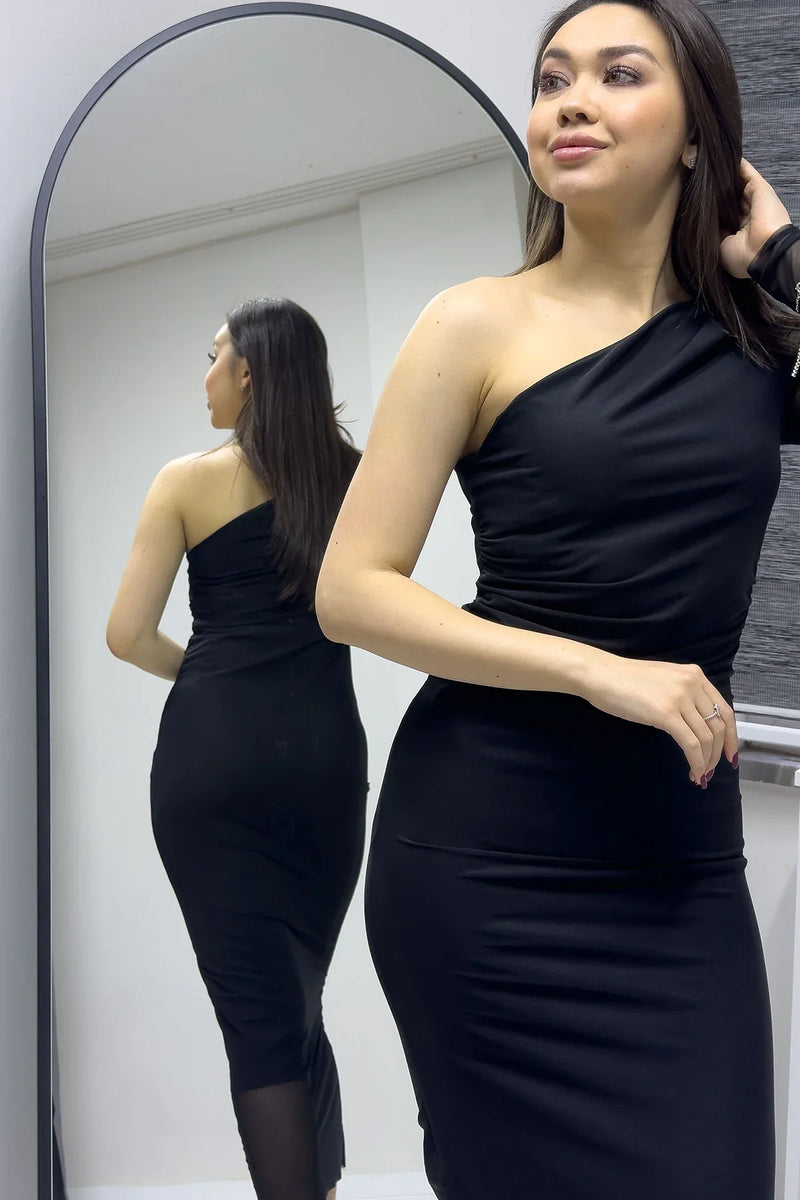 Siyah Tek Kol Likralı Tül Elbise

