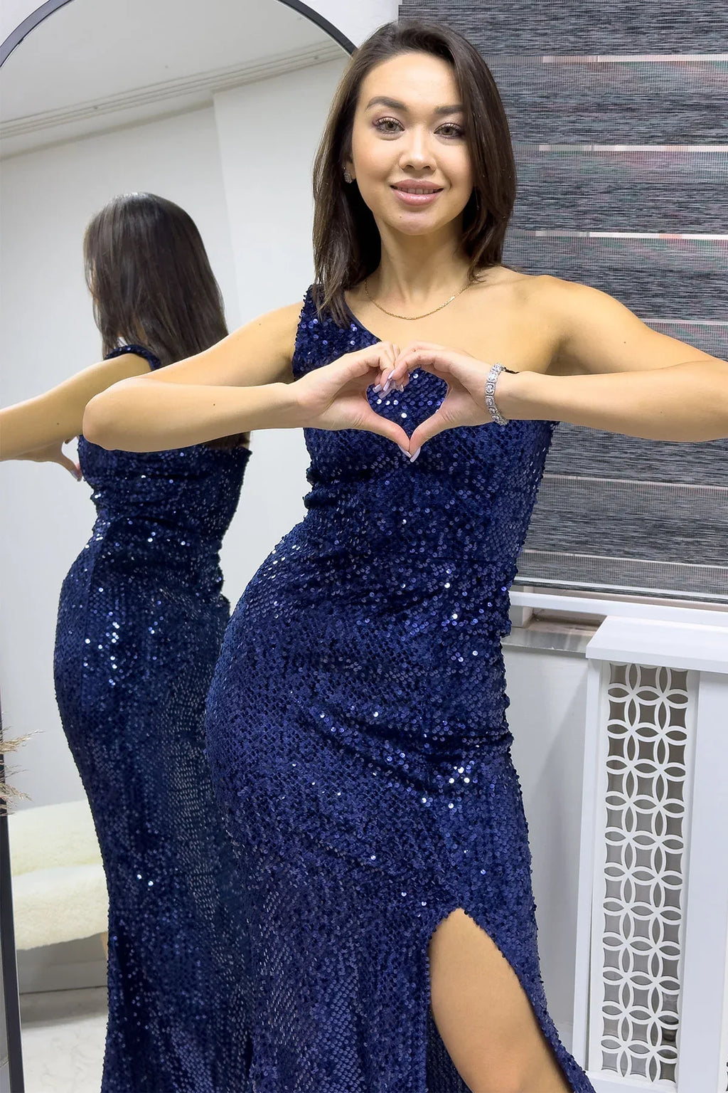 Lacivert Tek Omuz Payet Yırtmaçlı Balık Abiye Elbise