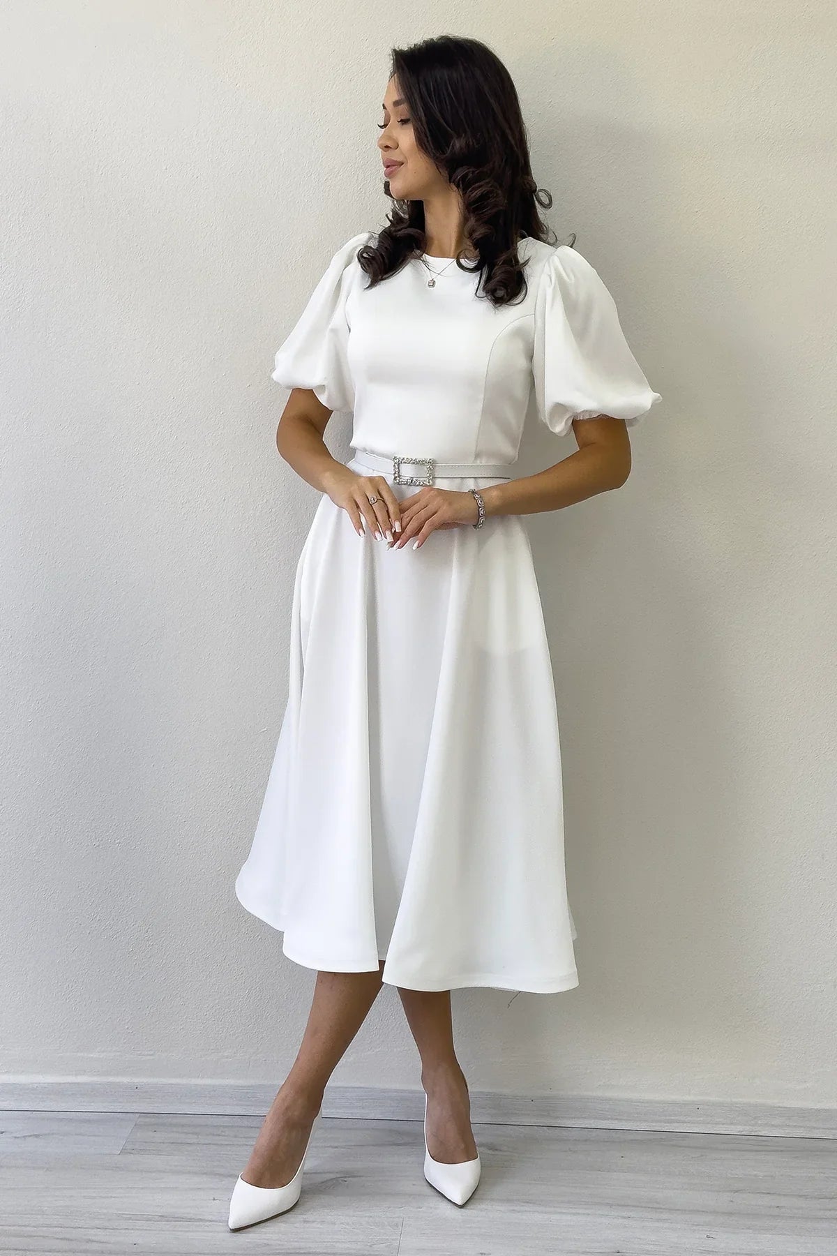 Kadın Beyaz Balon Kol Taş Kemerli Midi Boy Saten Abiye Elbise